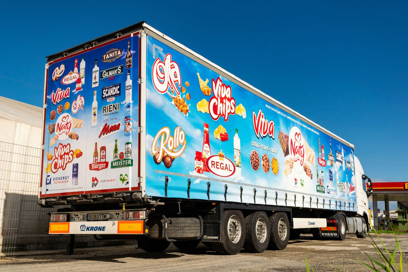 Avantajele reclamei mobile. Printuri de dimensiuni mari pe prelate camion